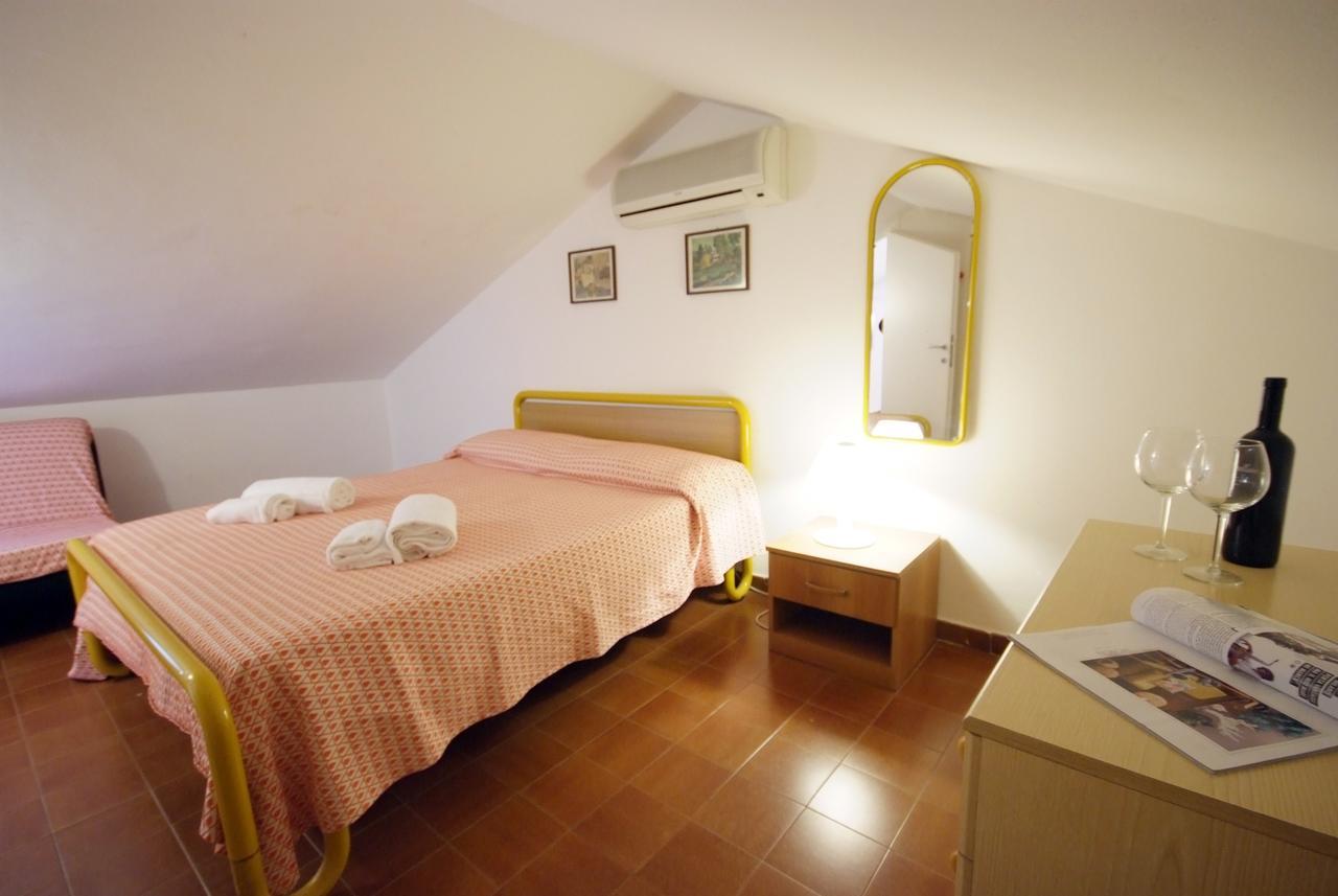 Residence Sud Est Porto Azzurro Exterior foto