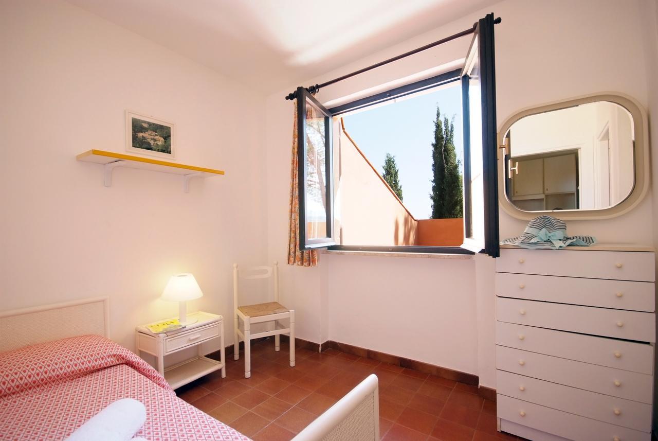 Residence Sud Est Porto Azzurro Exterior foto